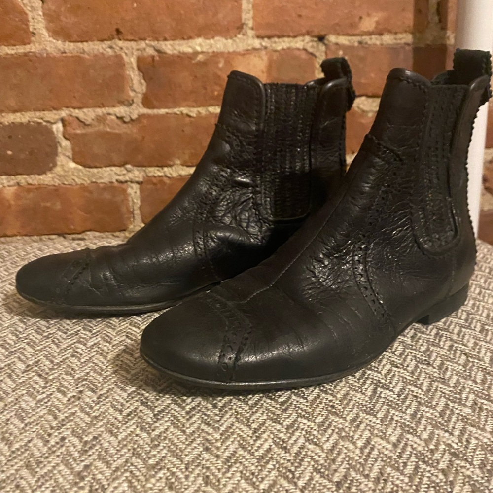Balenciaga Arena Leather Chelsea Ankle Boots in Black Size 6 (36)